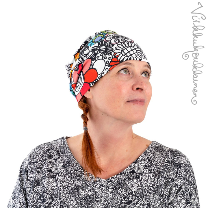 trikoopipo-maxikukkaralla-001-mustavalkovarikas-2