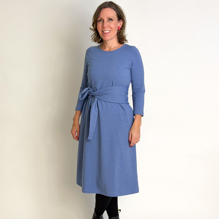 Ajaton collegemekko | HARMAANSININEN