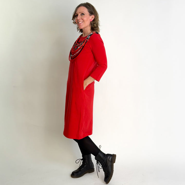 Ajaton collegemekko | MANSIKANPUNAINEN