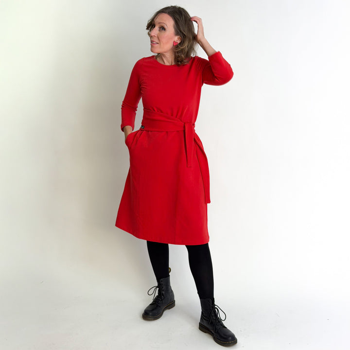 Ajaton collegemekko | MANSIKANPUNAINEN