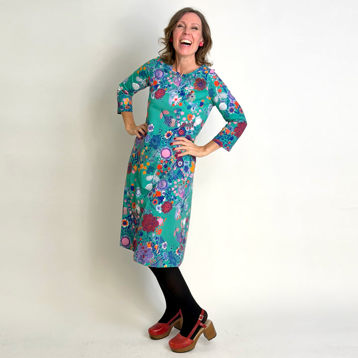 Ajaton trikoomekko | KUKASSA