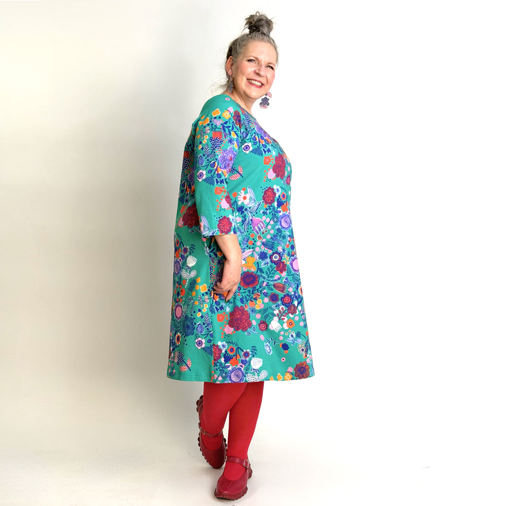 Ajaton trikoomekko | KUKASSA