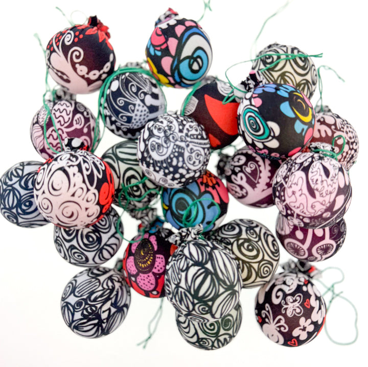 Christmas Ball | BLACK-WHITE-COLORFUL