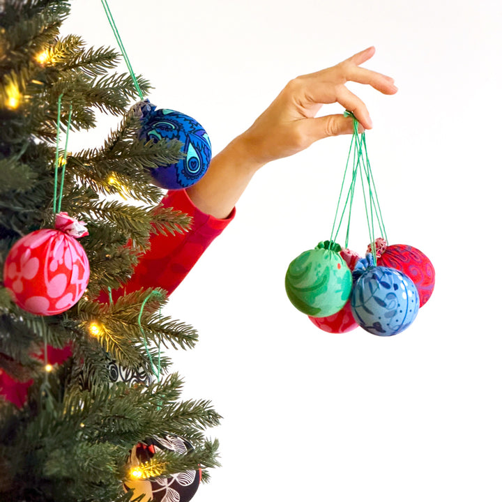 Christmas Ball | BLACK-WHITE-COLORFUL
