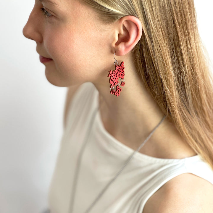 Earrings | KARJALAN KÄKI | small red